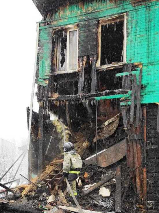 Загадочный религиозный дом сгорел в Архангельске