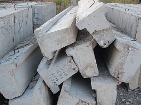 В Калмыкии бетонная балка убила мужчину
