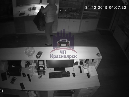 «Украсть за 60 секунд. Pt 2»: в сети появилось видео еще одного ограбления магазина смартфонов