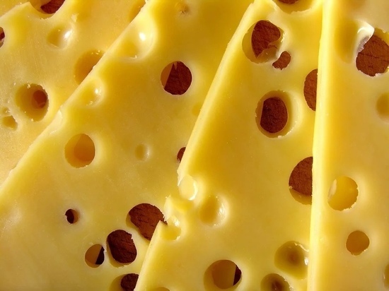 Из магазина в центре пскович украл сыр почти за 2 тысячи рублей