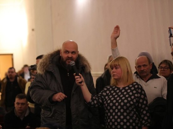 Более трех часов длилась встреча министра экологии Подмосковья с жителями Серпухова