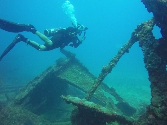 Туристам в Греции разрешат нырять к затонувшим кораблям