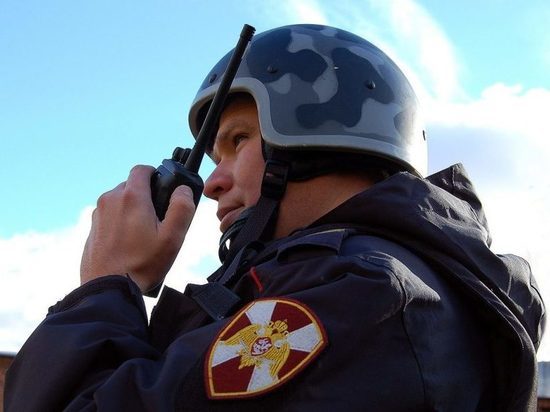 В Оричах трое разобрали крышу гаража