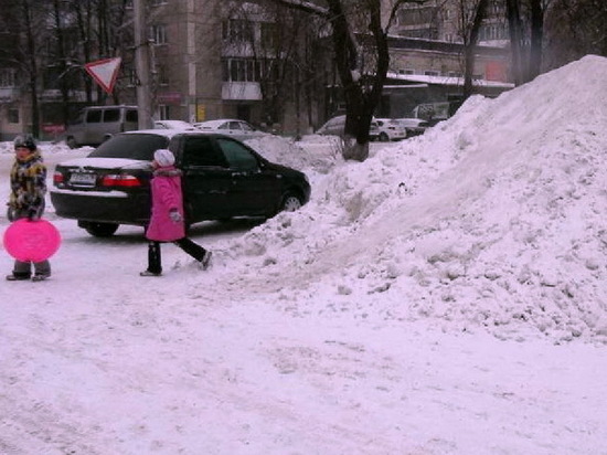 ГИБДД Марий Эл начала борьбу со снежными горками у дорог