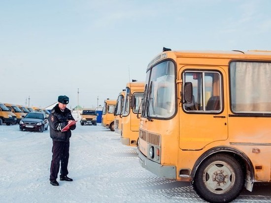 Школьные автобусы Серпухова проверили на безопасность
