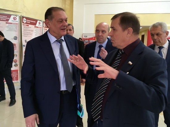Названа дата, когда все саратовские автобусы будут оснащены безналичной системой оплаты проезда
