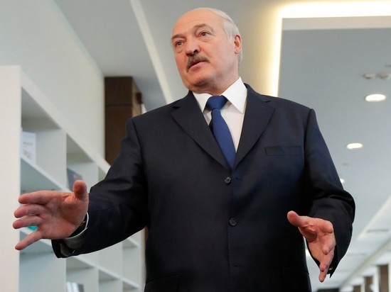Лукашенко сравнил фейки в СМИ с химическим оружием
