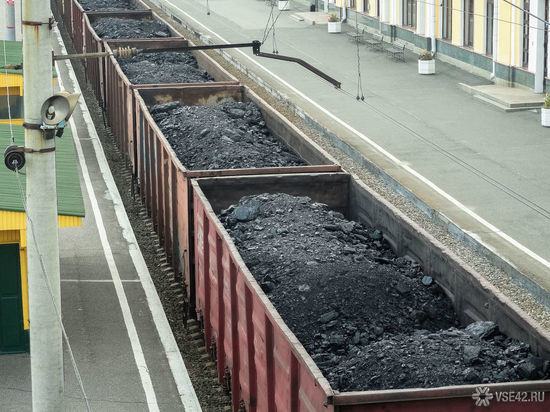 Кемеровские судебные приставы арестовали 13 тысяч тонн угля у разреза