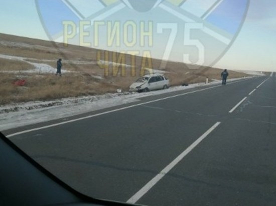 Трое человек погибли в перевернувшемся авто на трассе в Забайкалье
