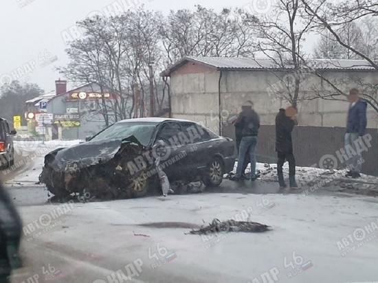 Под Курском столкнулись две иномарки