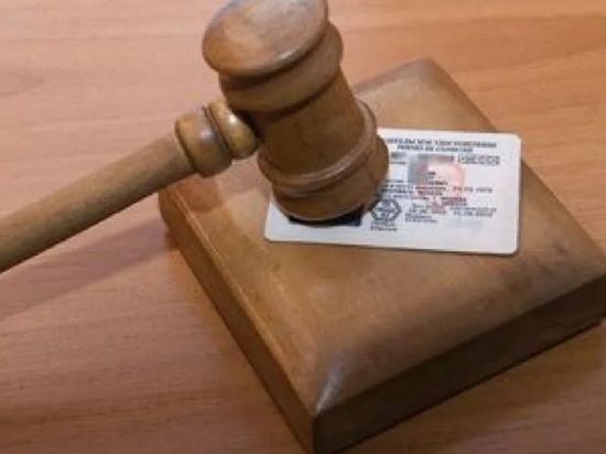 В Костроме по требованию прокуратуры 88-летнего деда лишили водительских прав