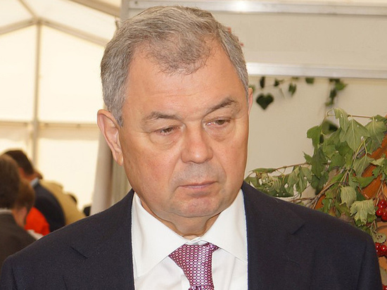 Политологи объяснили отставку губернатора Калужской области Артамонова