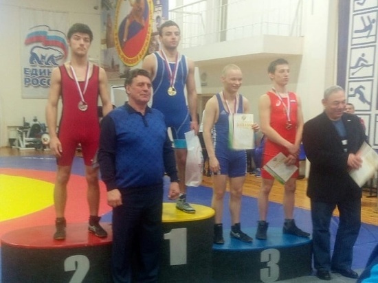 Курянин стал призёром первенства России по греко-римской борьбе