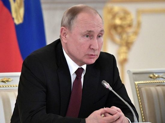 Путин наградил медиков, помогавших после взрыва в Нёноксе