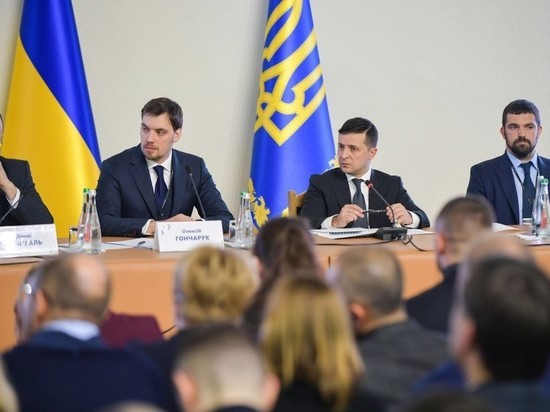Альтернативой минским соглашениям на Украине стала "дурилка картонная"