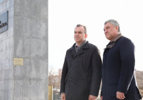 Вячеслав Володин и Вениамин Кондратьев возложили цветы к мемориалу «Малая земля»