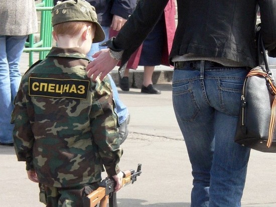 календарь с детьми в военной форме