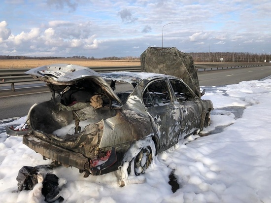 Автомобиль сгорел на калужской трассе