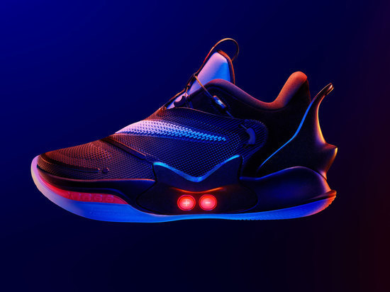 Nike выпустила «умные» кроссовки с автоматической шнуровкой