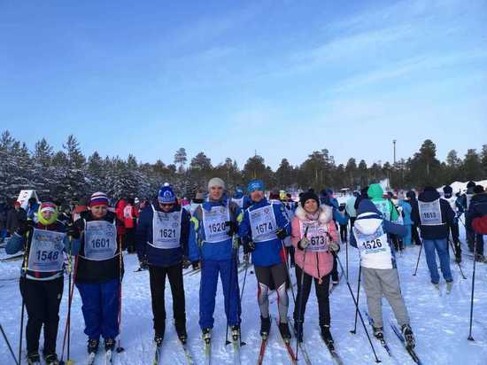 Больше 400 жителей Ноябрьска вышли на «Лыжню России»