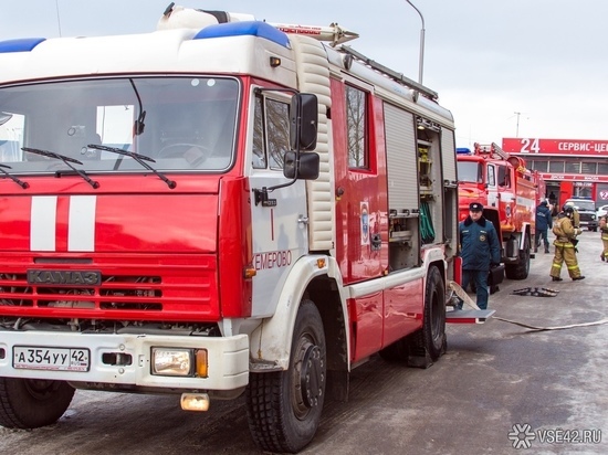 Шесть автомобилей сгорели за выходные в Кузбассе