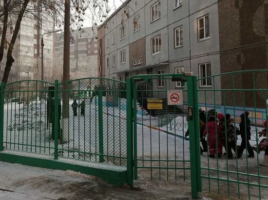 «Потом онкология в 20 лет»: в красноярских детских садах устраивают прогулки во время режима «черного неба»
