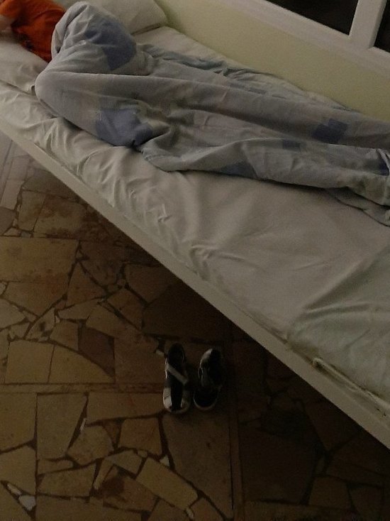 Ребенка положили в больничном коридоре под Саратовом. Комментарий Минздрава