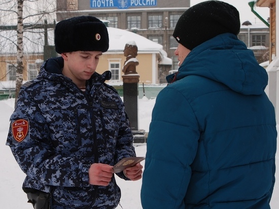 Кировчанин избил знакомого и прыгал на крыше его машины