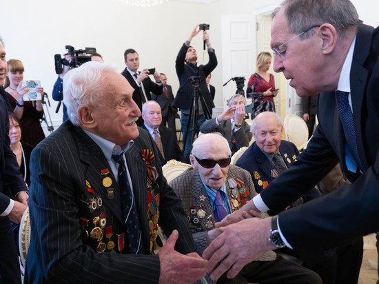 В Мюнхене Сергей Лавров вручил медали ветеранам Великой Отечественной