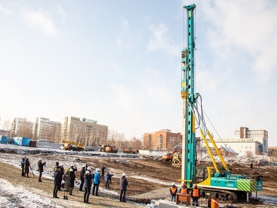 Первую сваю на месте нового здания налоговой службы забили в Кемерове
