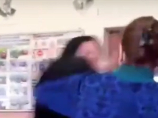 Учительница псковской гимназии, которую избил ученик, уволилась
