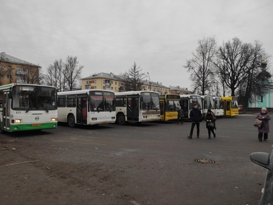 Псковские автобусы «переоденут»  в преддверии 75-летия Победы