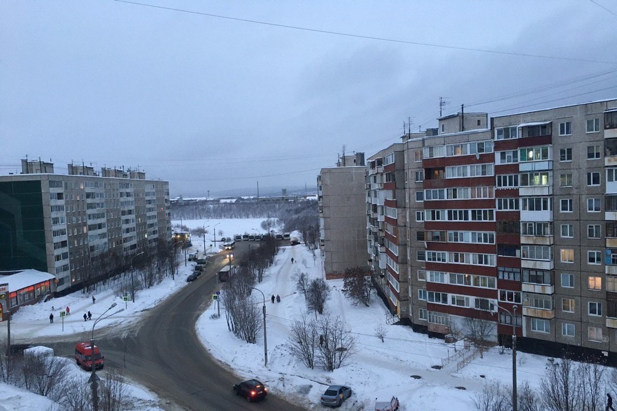 На нескольких улицах Мурманска перекроют движение из-за уборки снега - МК  Мурманск