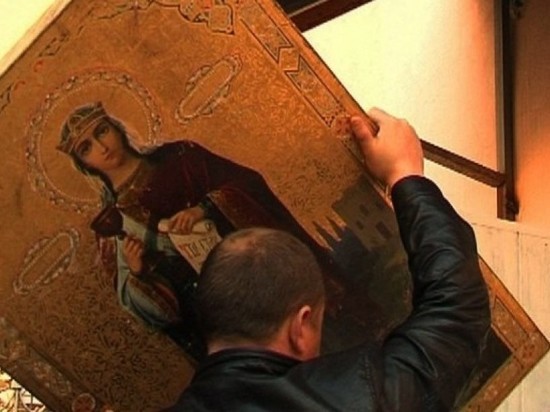Белгородка настояла на отправке сына-«святотатца» в СИЗО