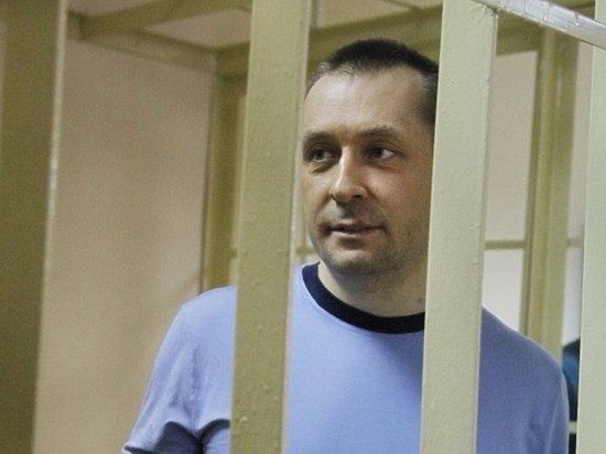 Заключенного, побившего экс-полковника Захарченко, оштрафовали