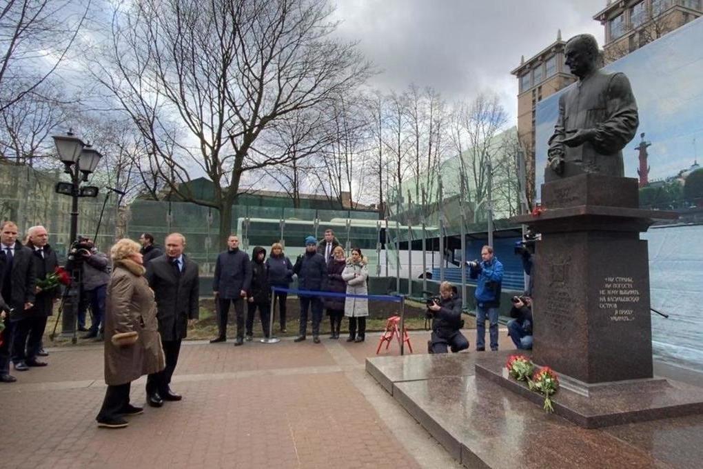 Памятник собчаку в санкт петербурге