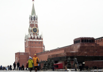 За последние три дня «скорая» трижды увозила невменяемых от стен Кремля