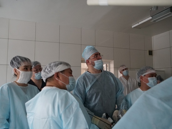 Известный хирург России Владимир Анищенко дал мастер-классы для своих коллег в Туве