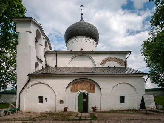 Собор Пскова с фресками XII века переходит на летний режим работы