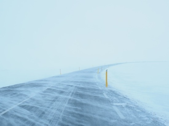 Водитель прошёл по трассе Колыма пешком 30 километров при морозе в -50