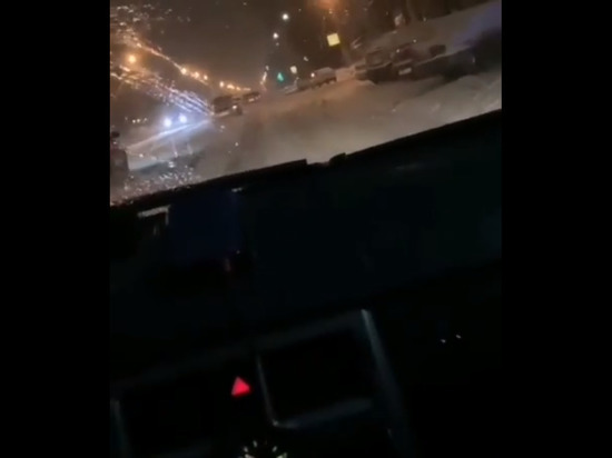 Водитель дрифтующего автомобиля в Ленинск-Кузнецком создал аварийную ситуацию