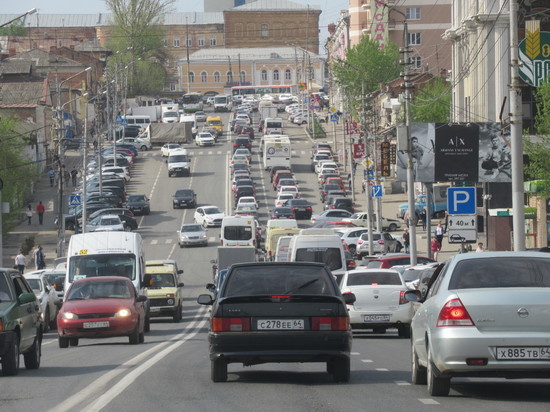 В Саратовской области насчитывается 839,7 тысяч легковых автомобилей