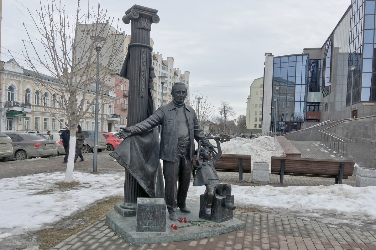 Памятники в саратове фото цены Саратовскому памятнику нашли необычное применение - МК Саратов