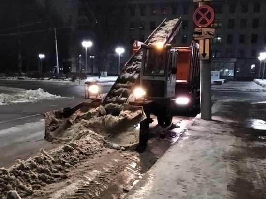 С 21 по 23 февраля снег вывезут с 22 участков в Кирове