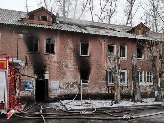 Один из пострадавших при пожаре в Красноярске скончался