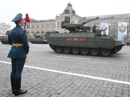 Минобороны потратит 414 млн рублей на защиту асфальта от гусениц танков