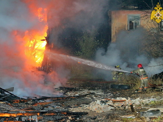В Смоленске ночью горели несколько сараев и гараж
