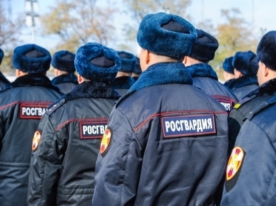 Росгвардейцы помогли пострадавшим в аварии на западе Волгограда