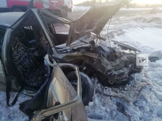 Один человек погиб и четверо пострадали в ДТП на трассе в РТ
