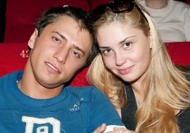 32-летний российский актер, звезда телесериала "Мажор" Павел Прилучный объявил, что разводится с 30-летней актрисой и моделью Агатой Муцениеце